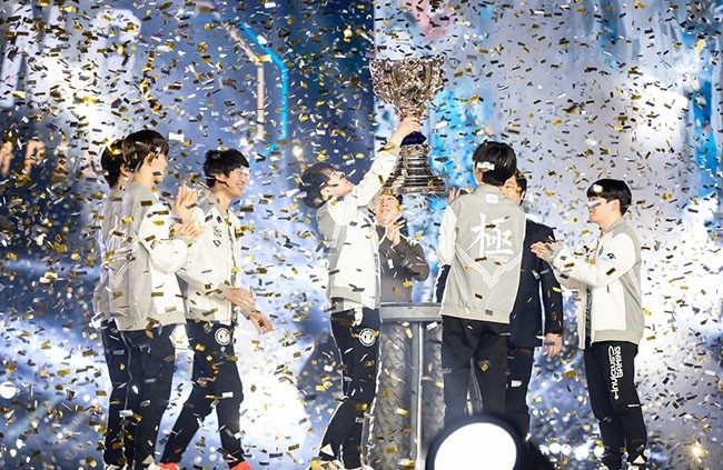 IG战队S赛失利引发热议：朱开言论触动电竞生态未来