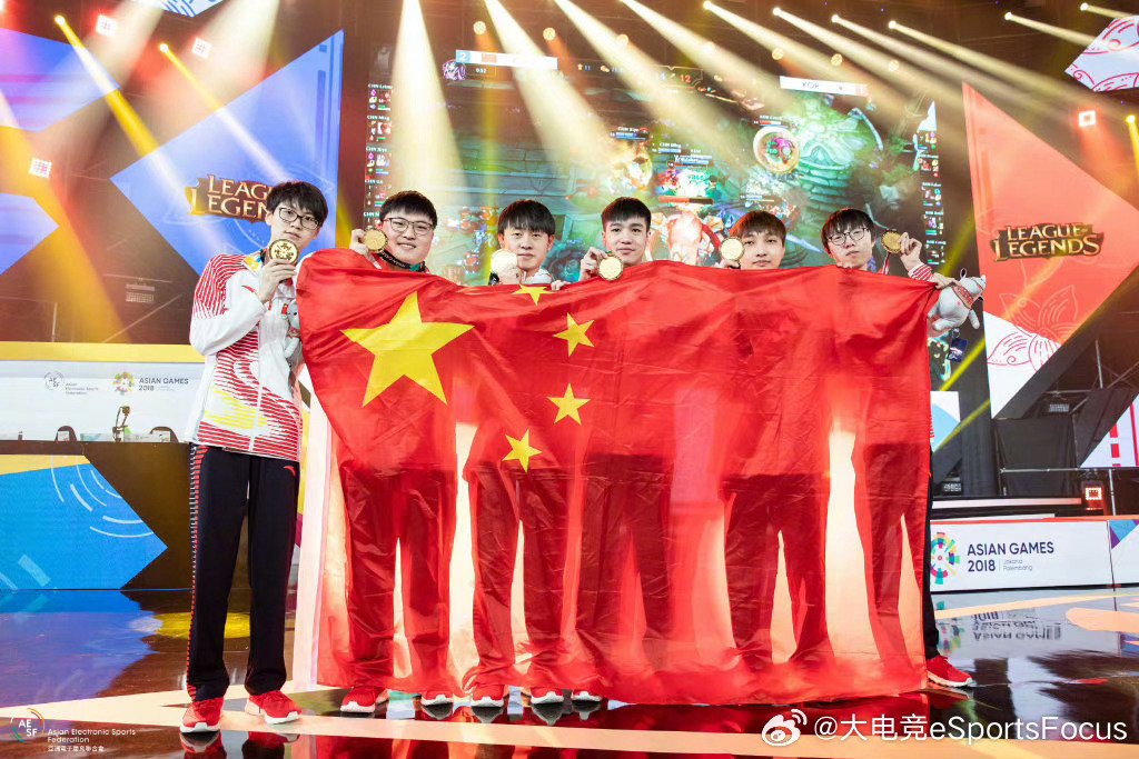 S15瑞士轮选手高光时刻：英雄联盟团队配合与关键团战指挥全解析，电竞选手语音交流实录